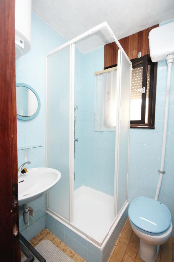 Apartments With A Parking Space Murter - 5103 Betina  Bagian luar foto